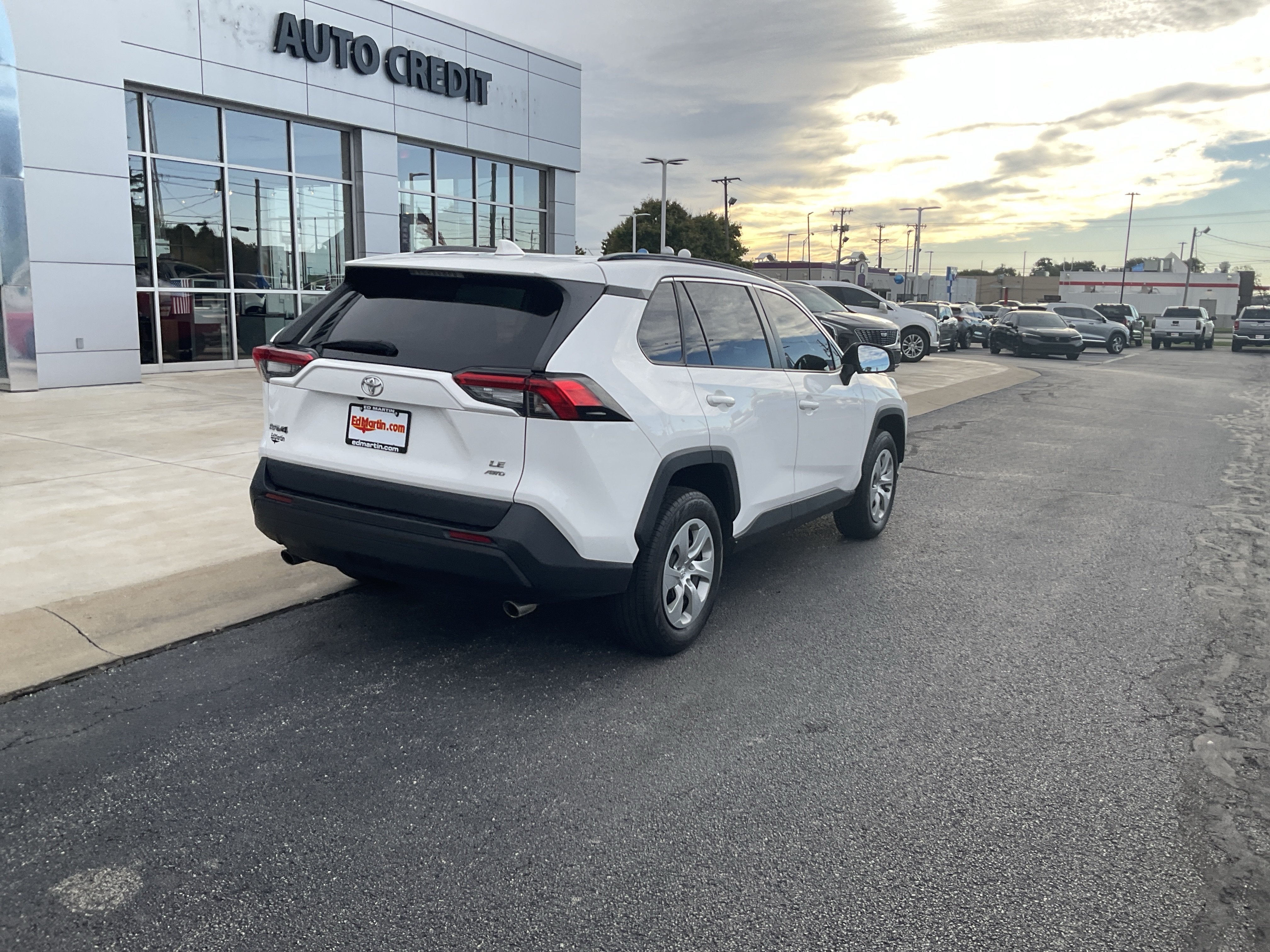 2021 Toyota RAV4 LE