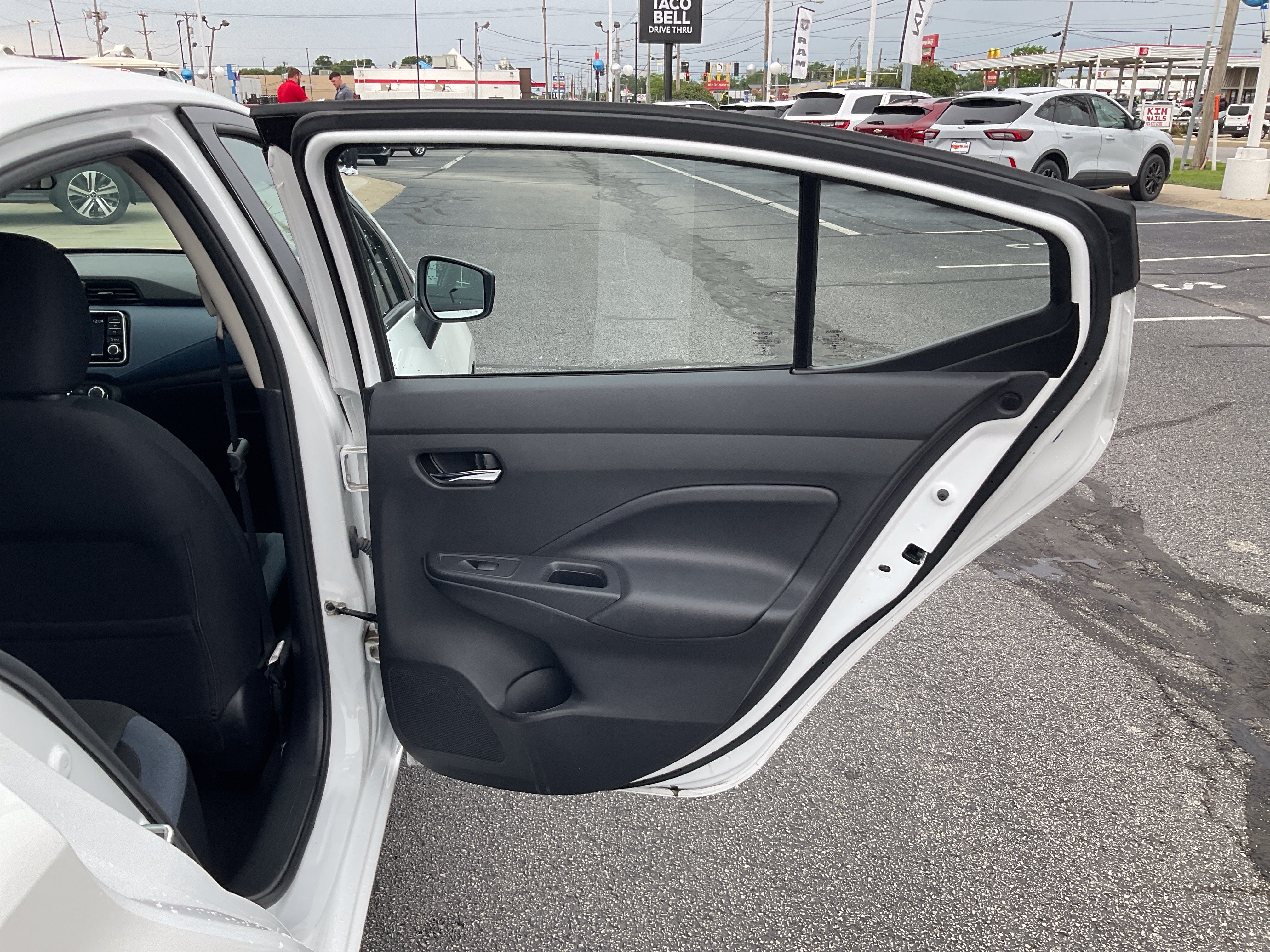 2025 Nissan Versa 1.6 SV