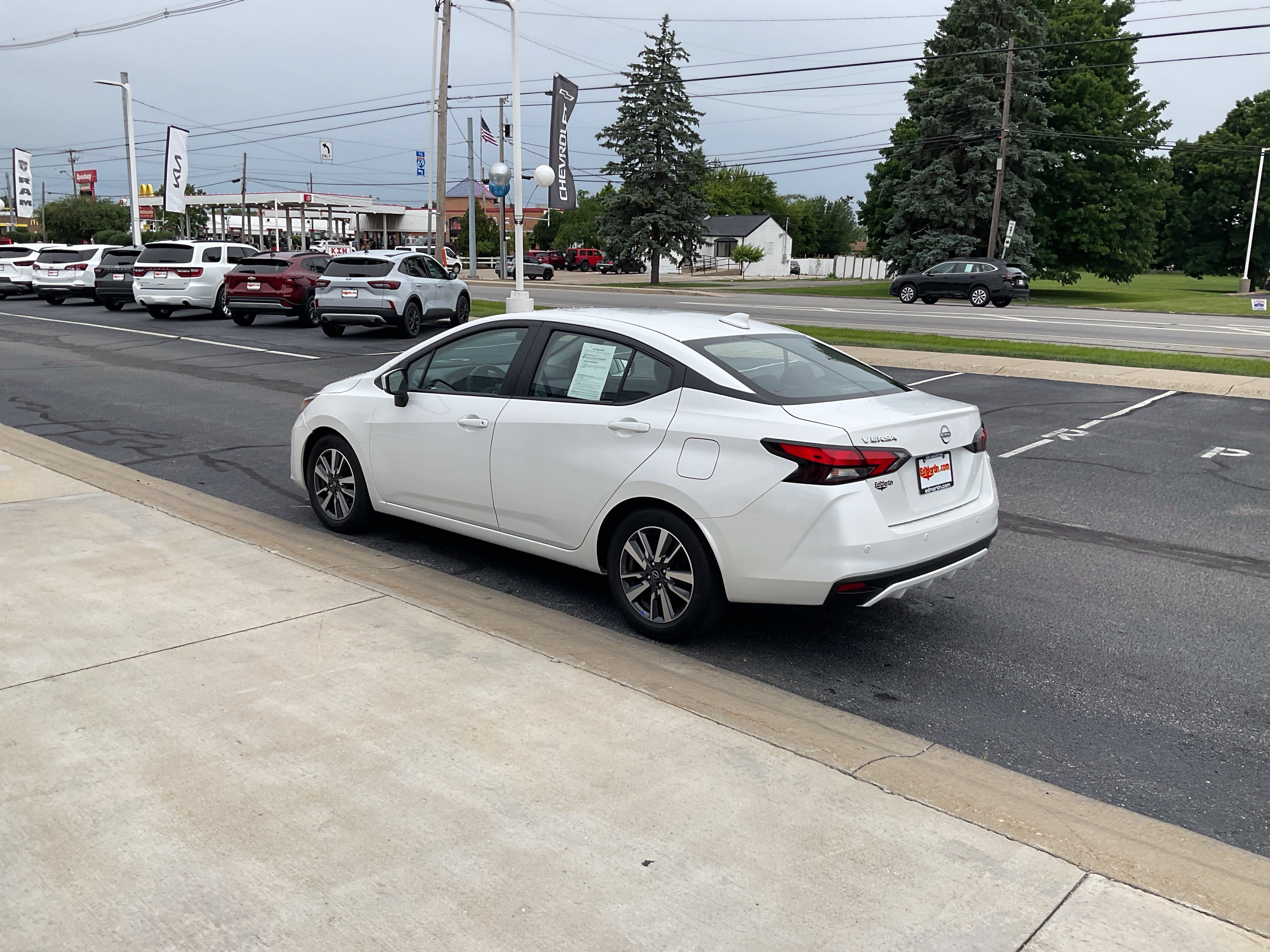 2025 Nissan Versa 1.6 SV
