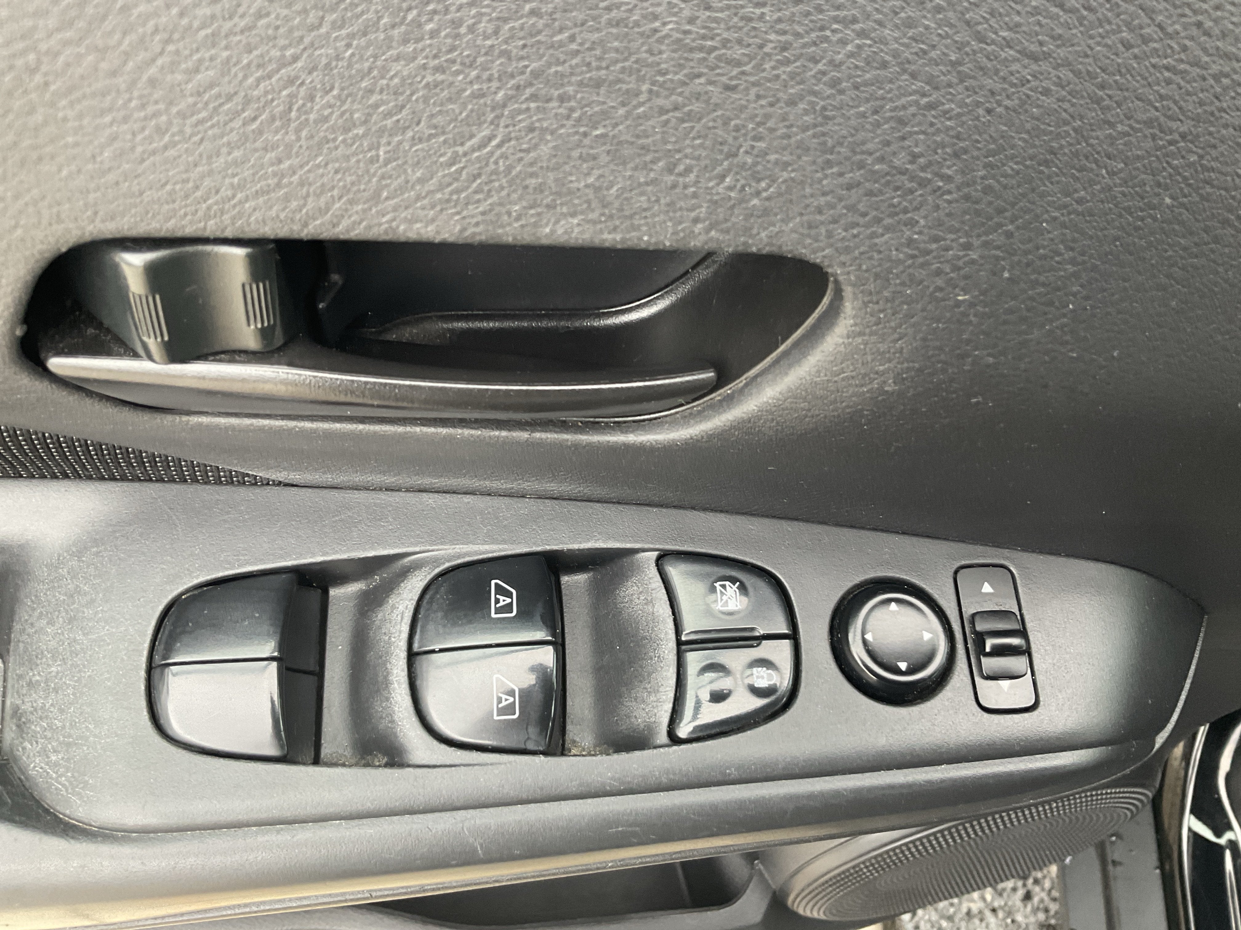 2022 Nissan Kicks S