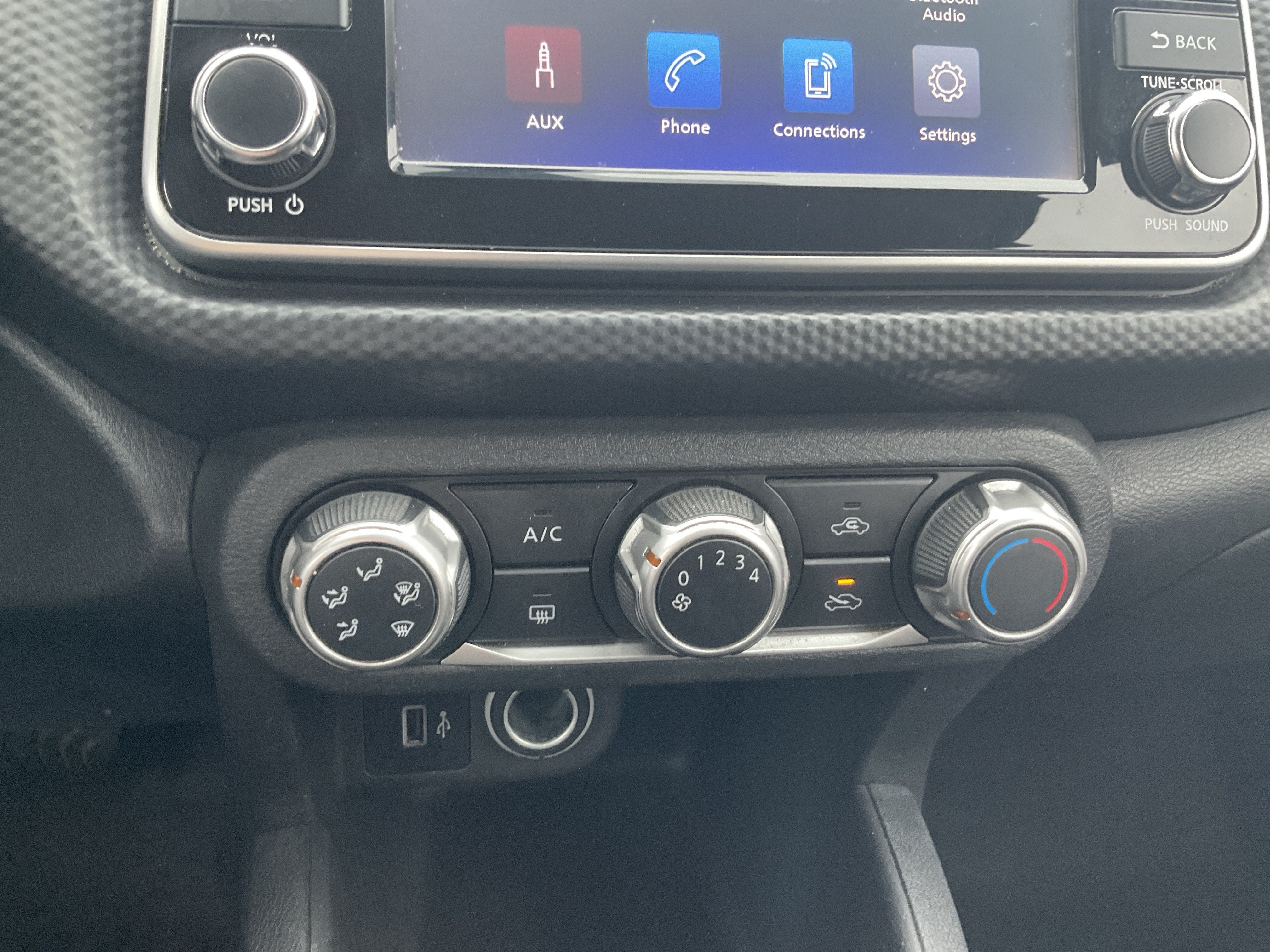 2022 Nissan Kicks S