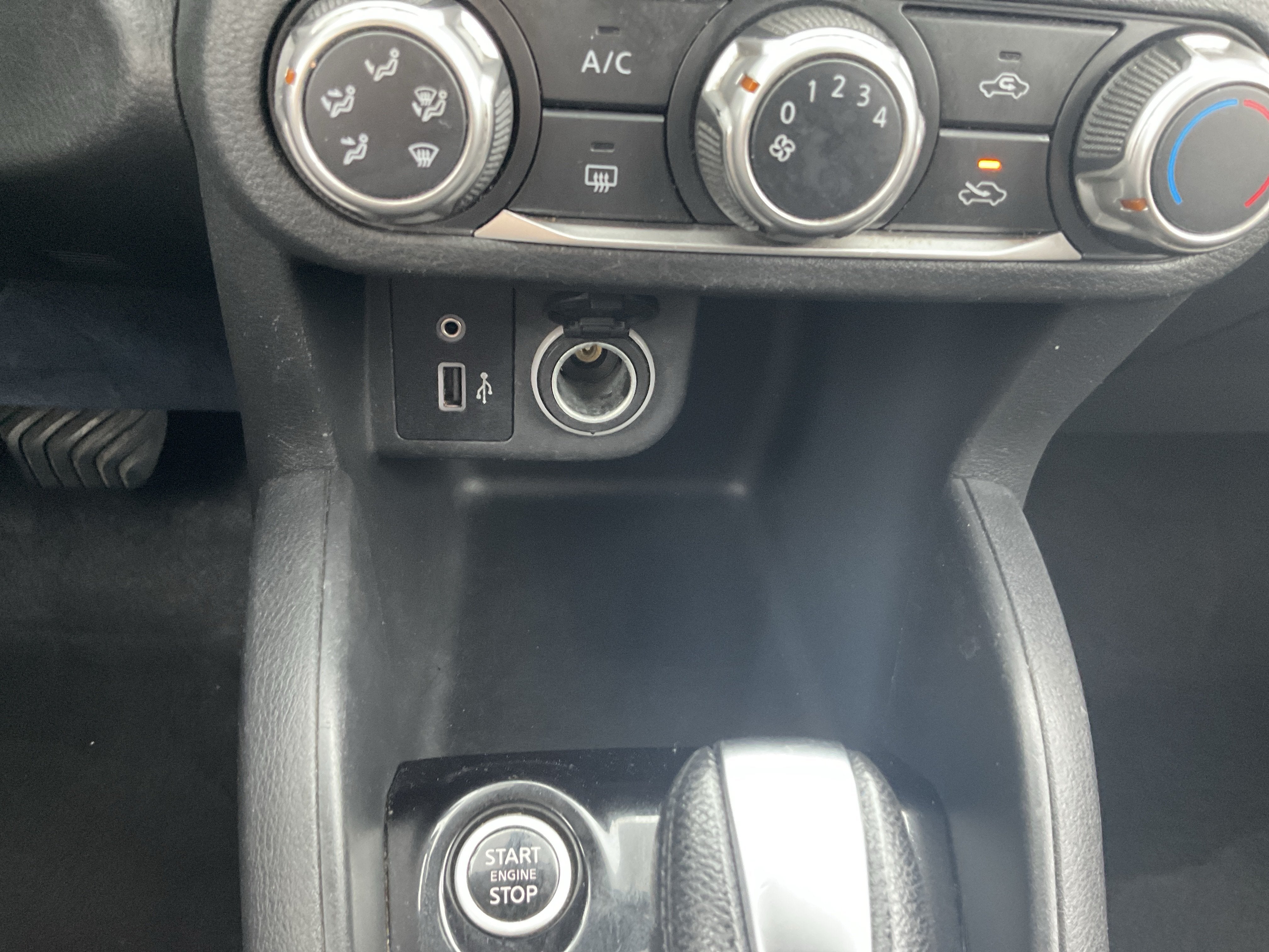 2022 Nissan Kicks S