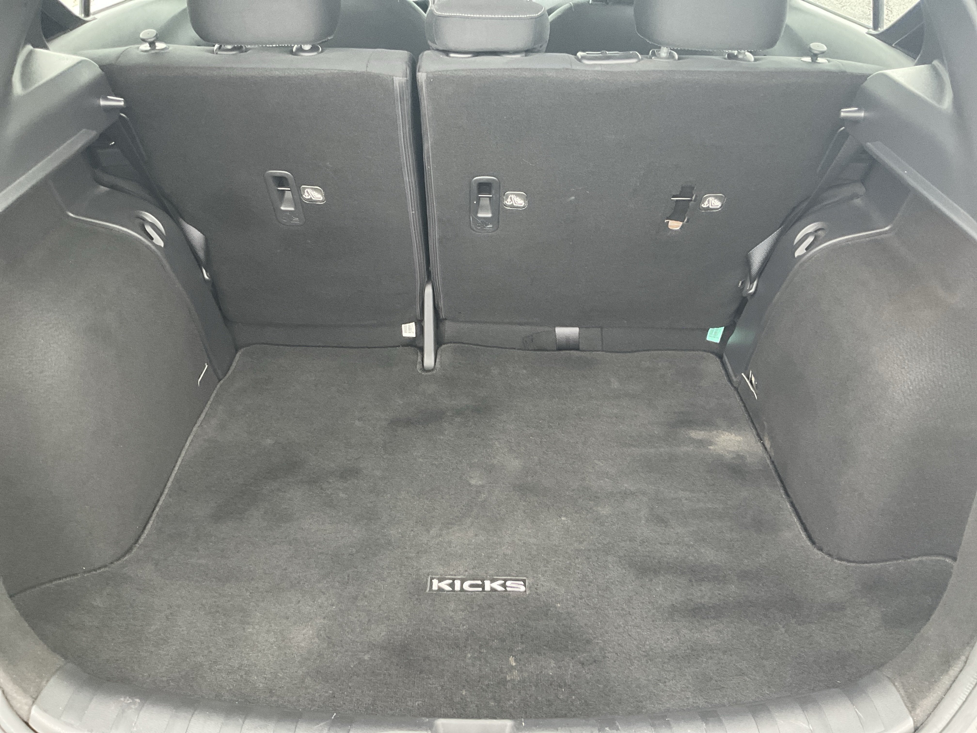 2022 Nissan Kicks S