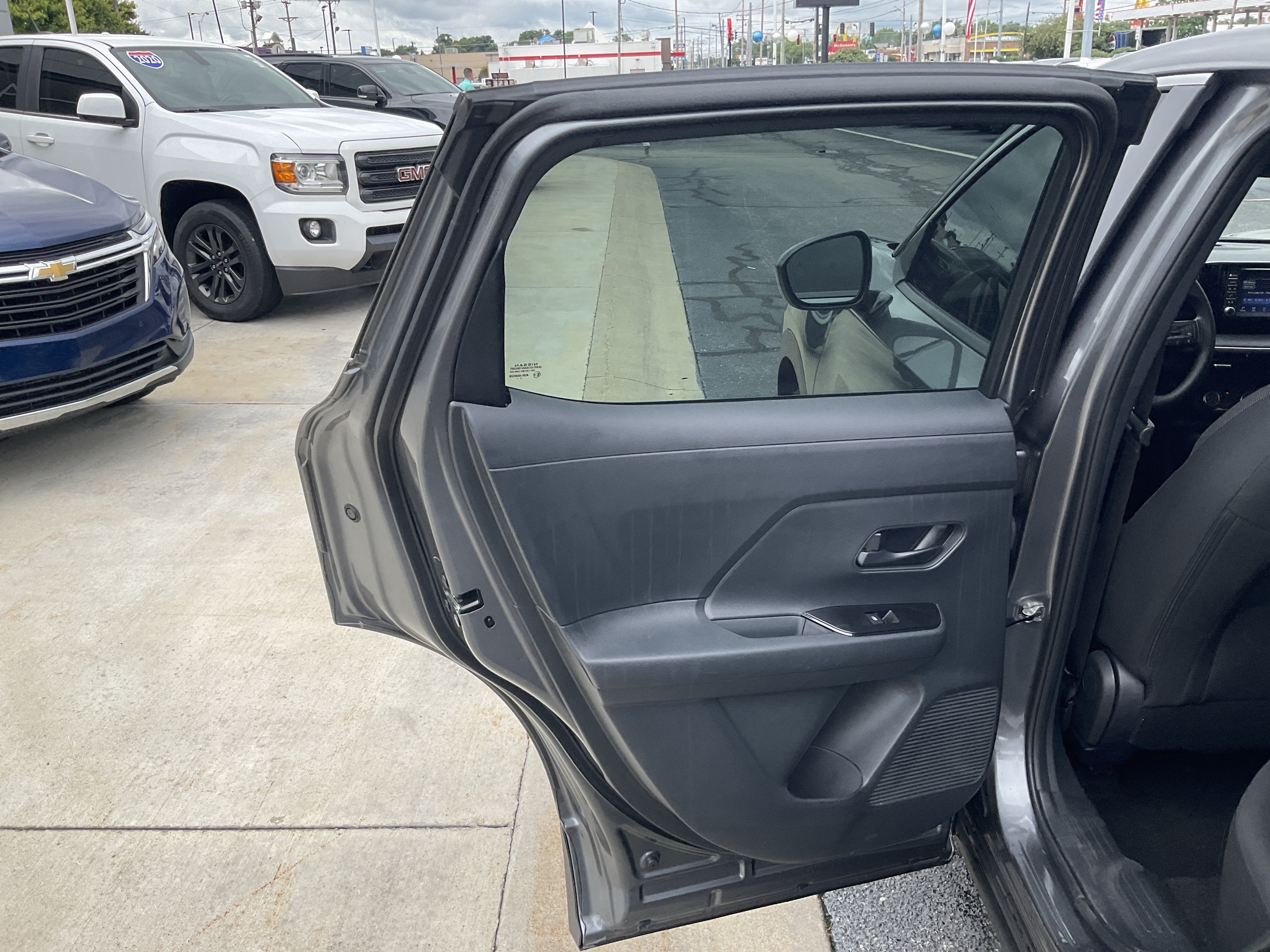 2025 Nissan Kicks S