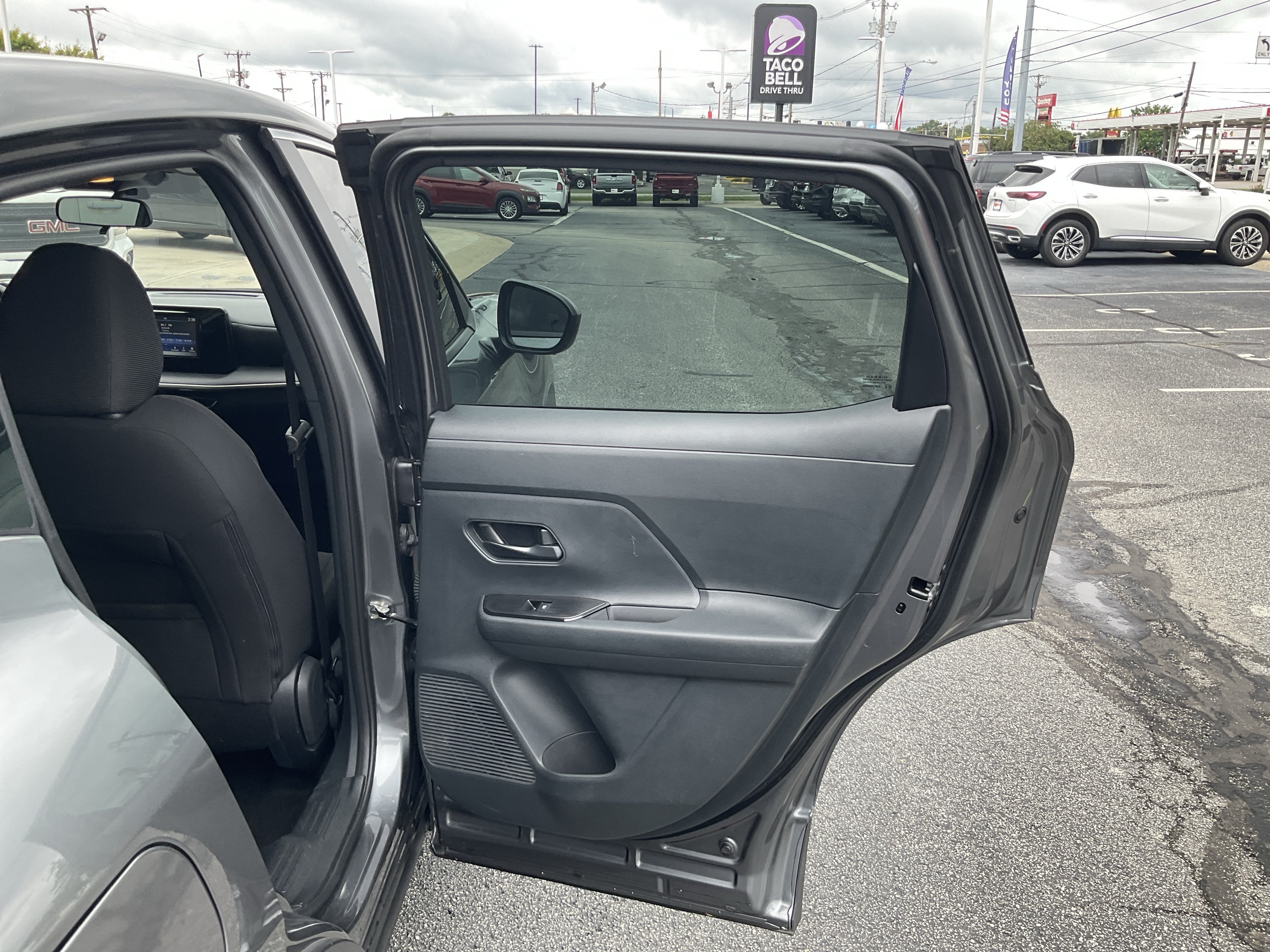 2025 Nissan Kicks S