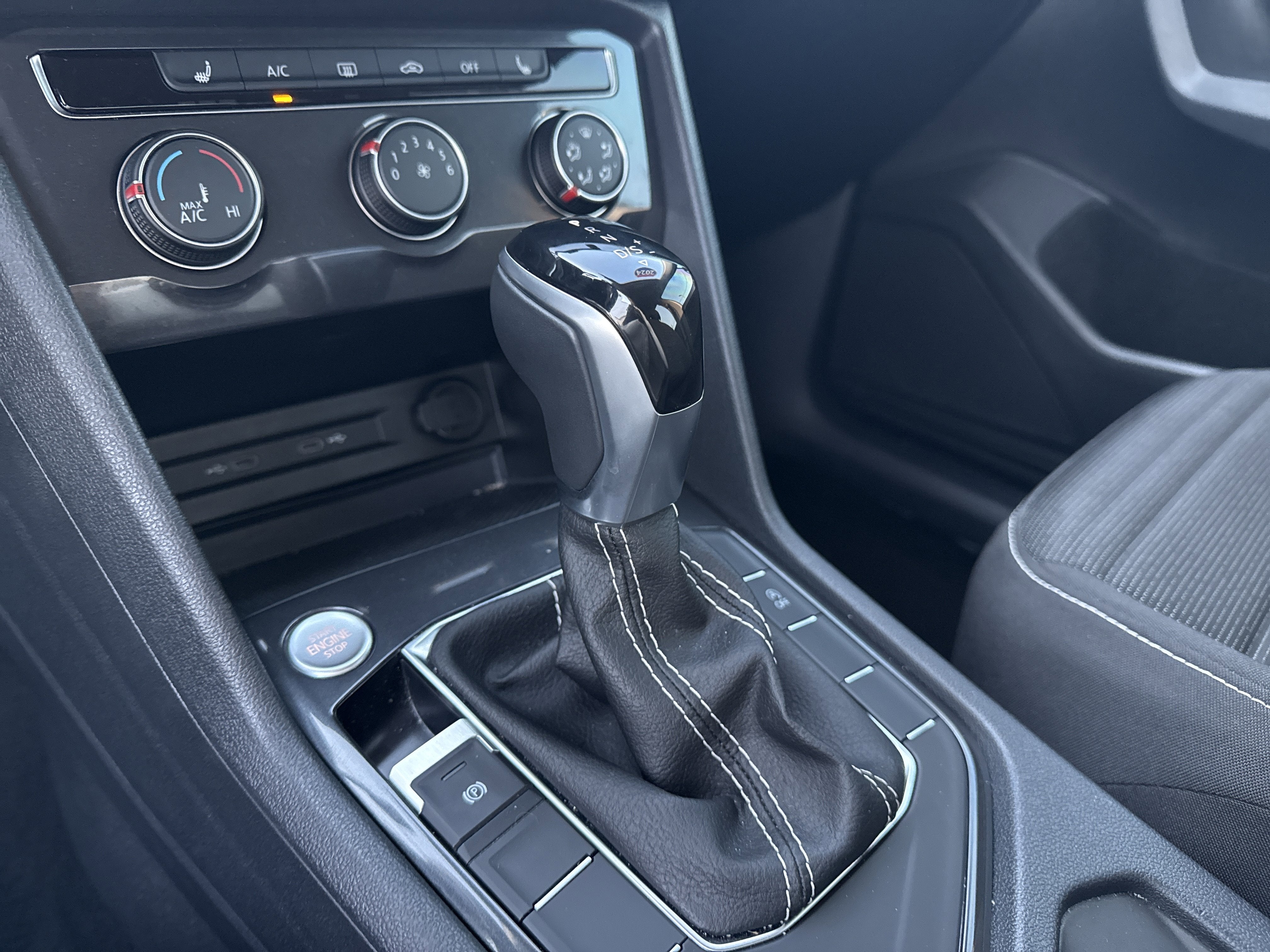 2024 Volkswagen Tiguan 2.0T S