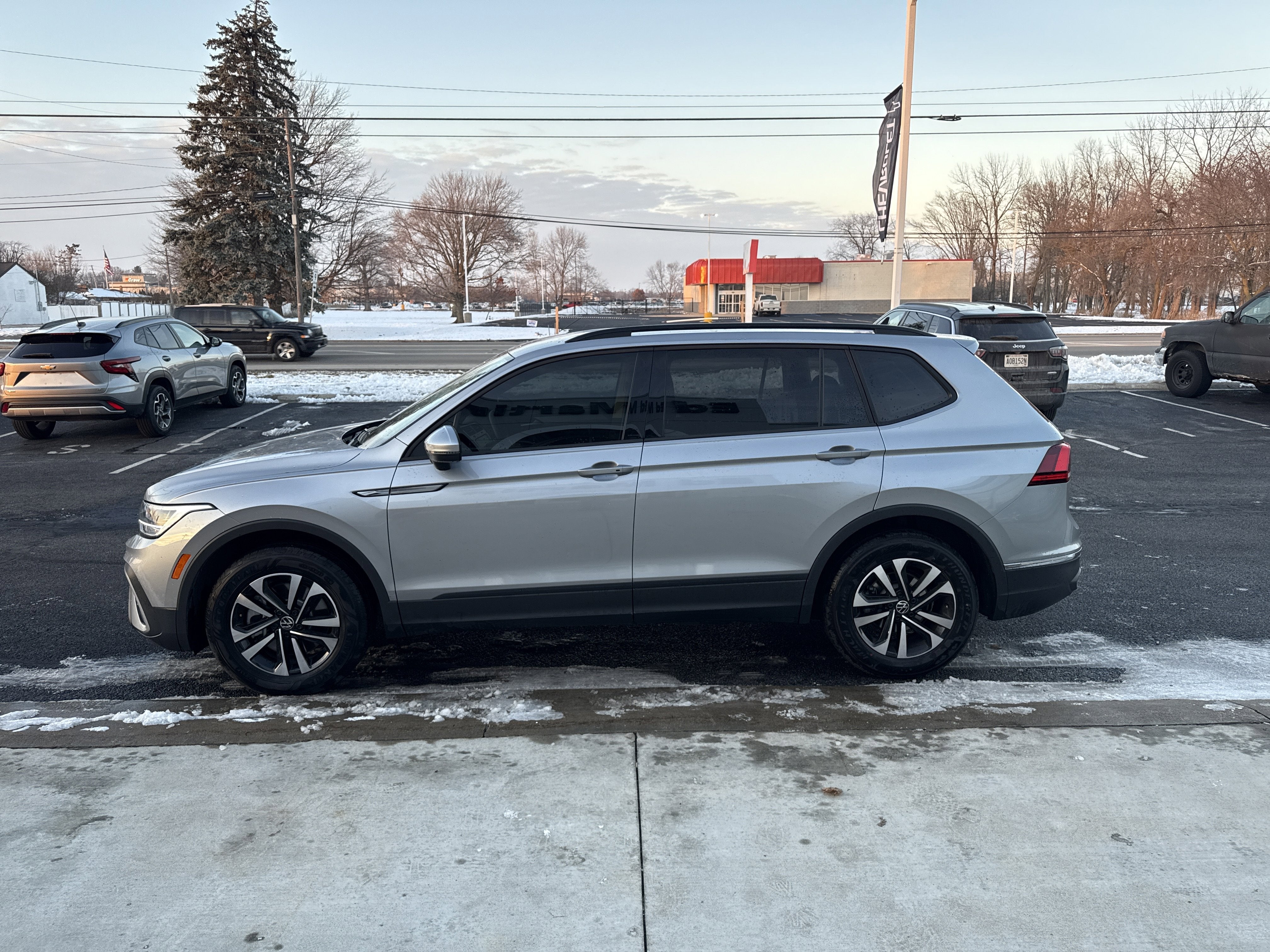 2024 Volkswagen Tiguan 2.0T S