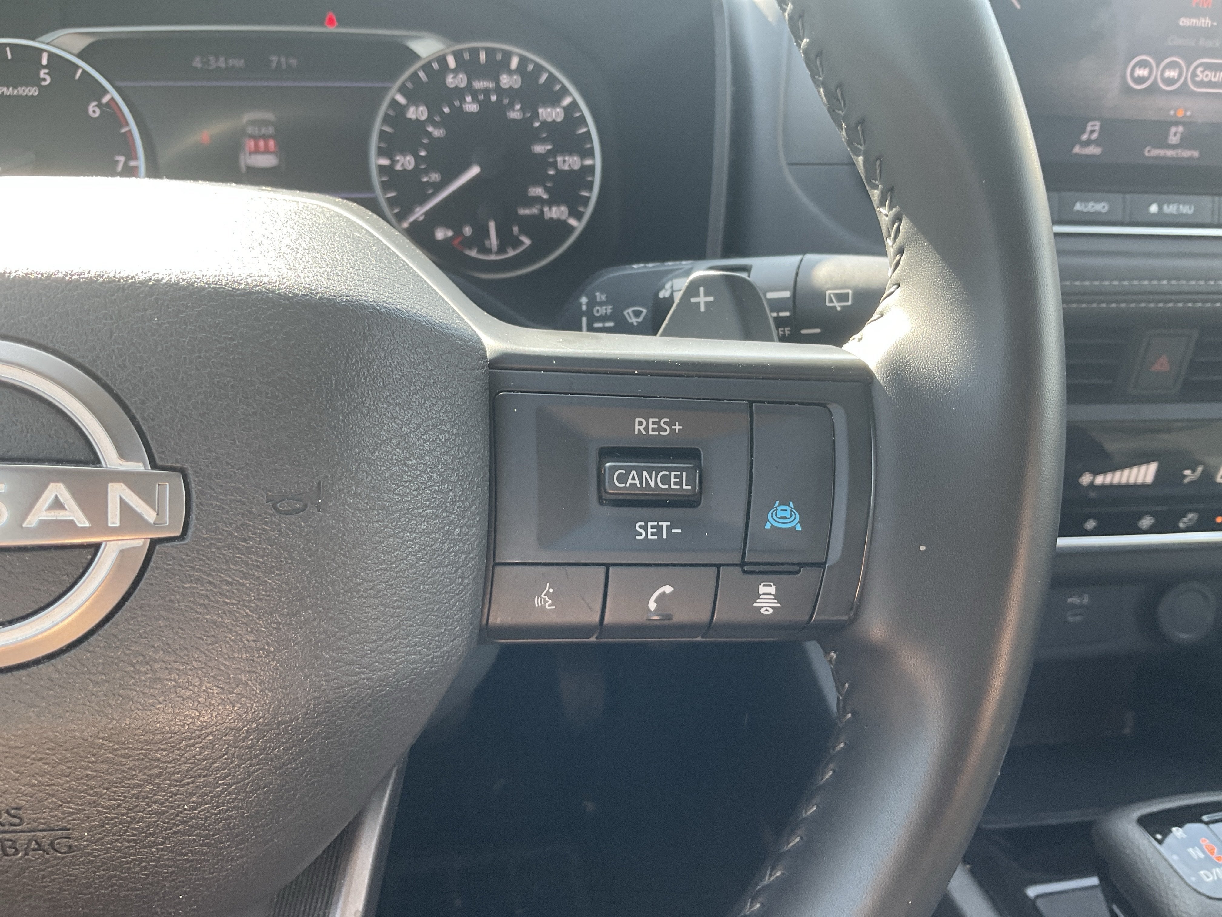 2025 Nissan Rogue SV
