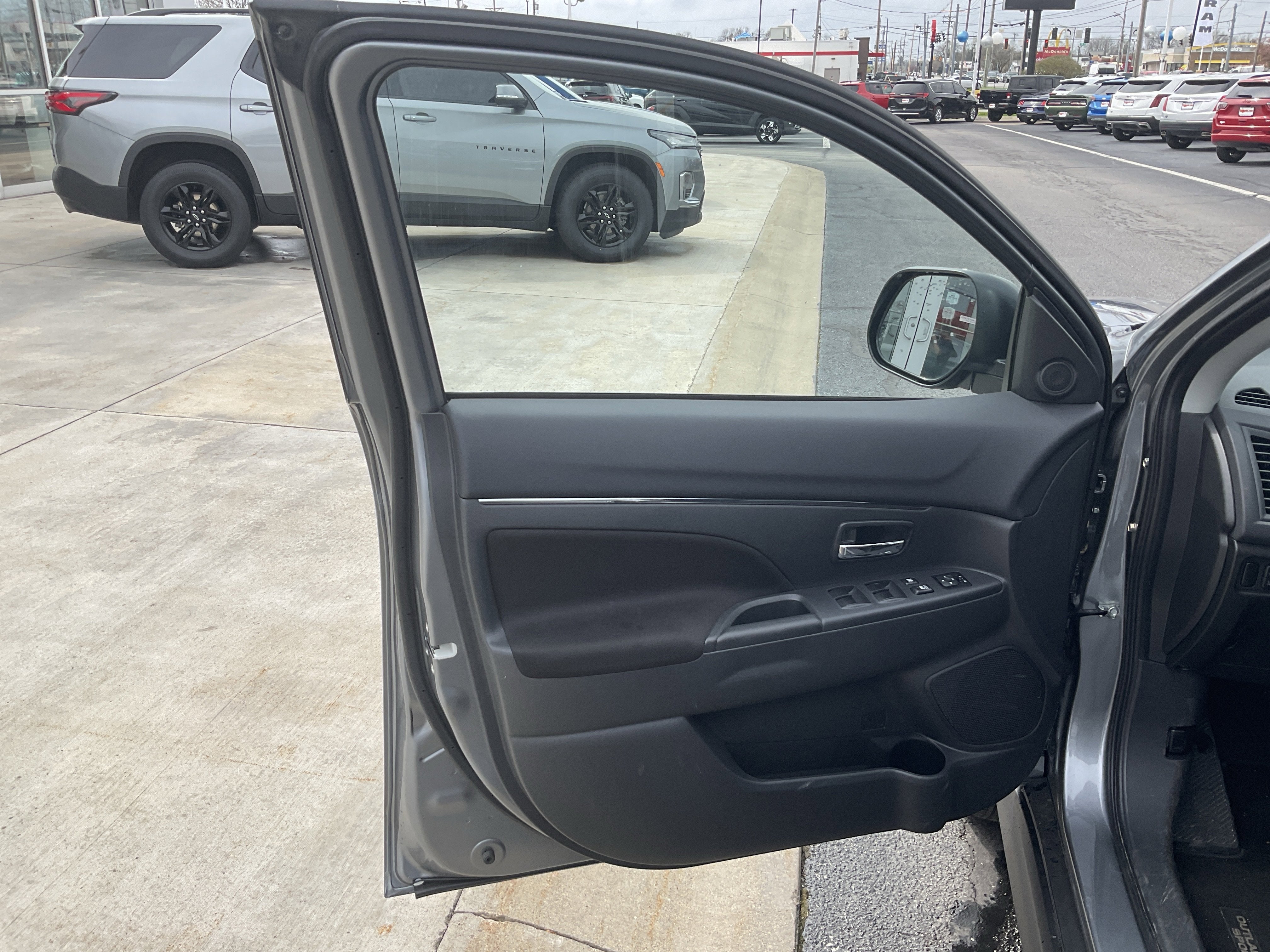 2025 Mitsubishi Outlander Sport 2.0 ES