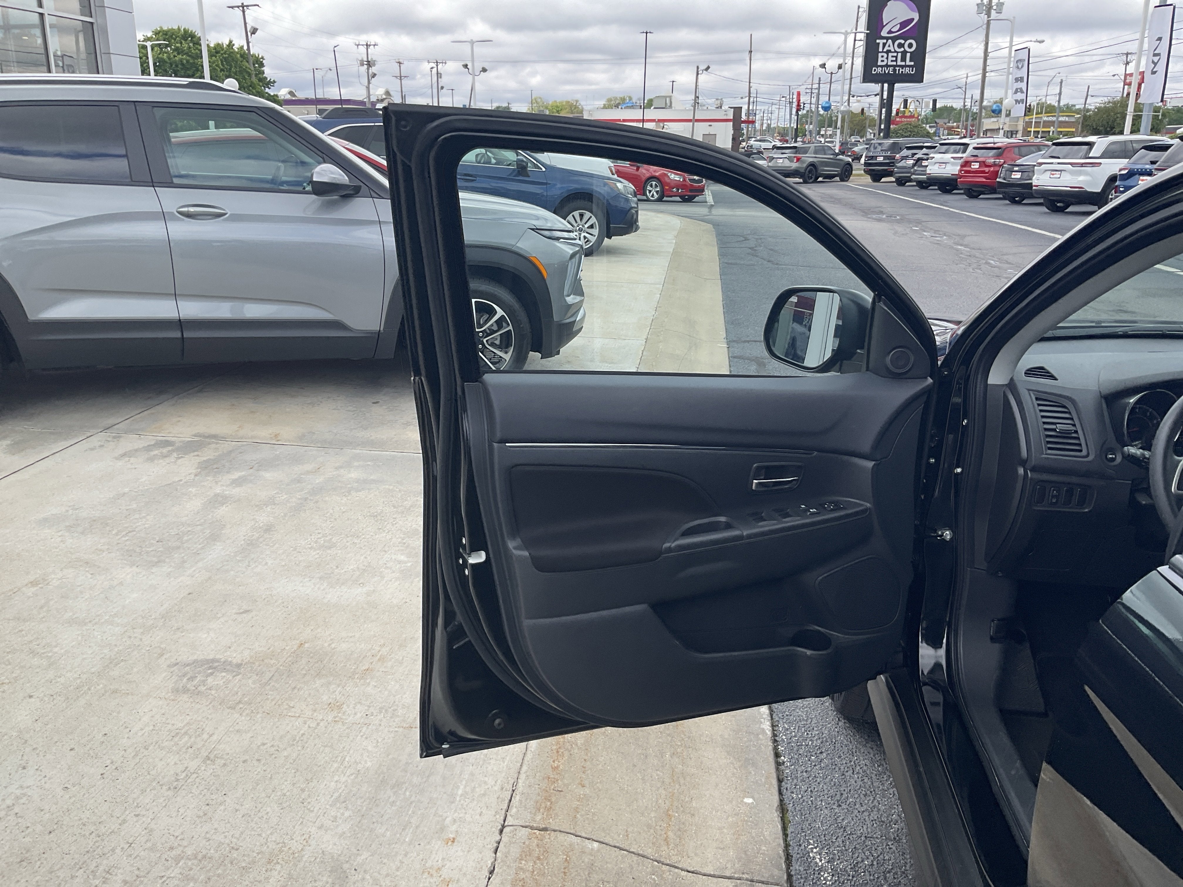 2025 Mitsubishi Outlander Sport 2.0 ES