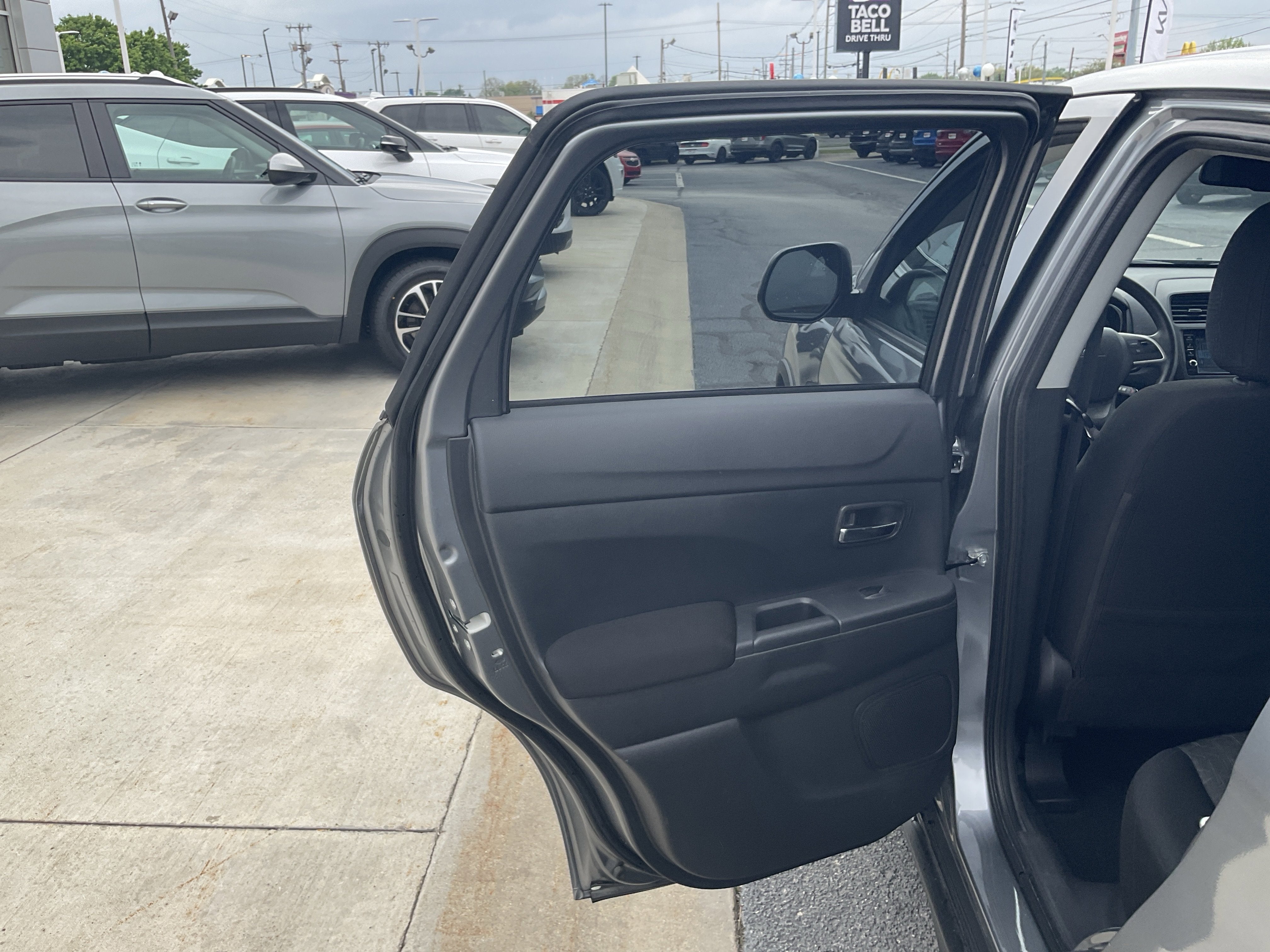 2024 Mitsubishi Outlander Sport 2.0 ES