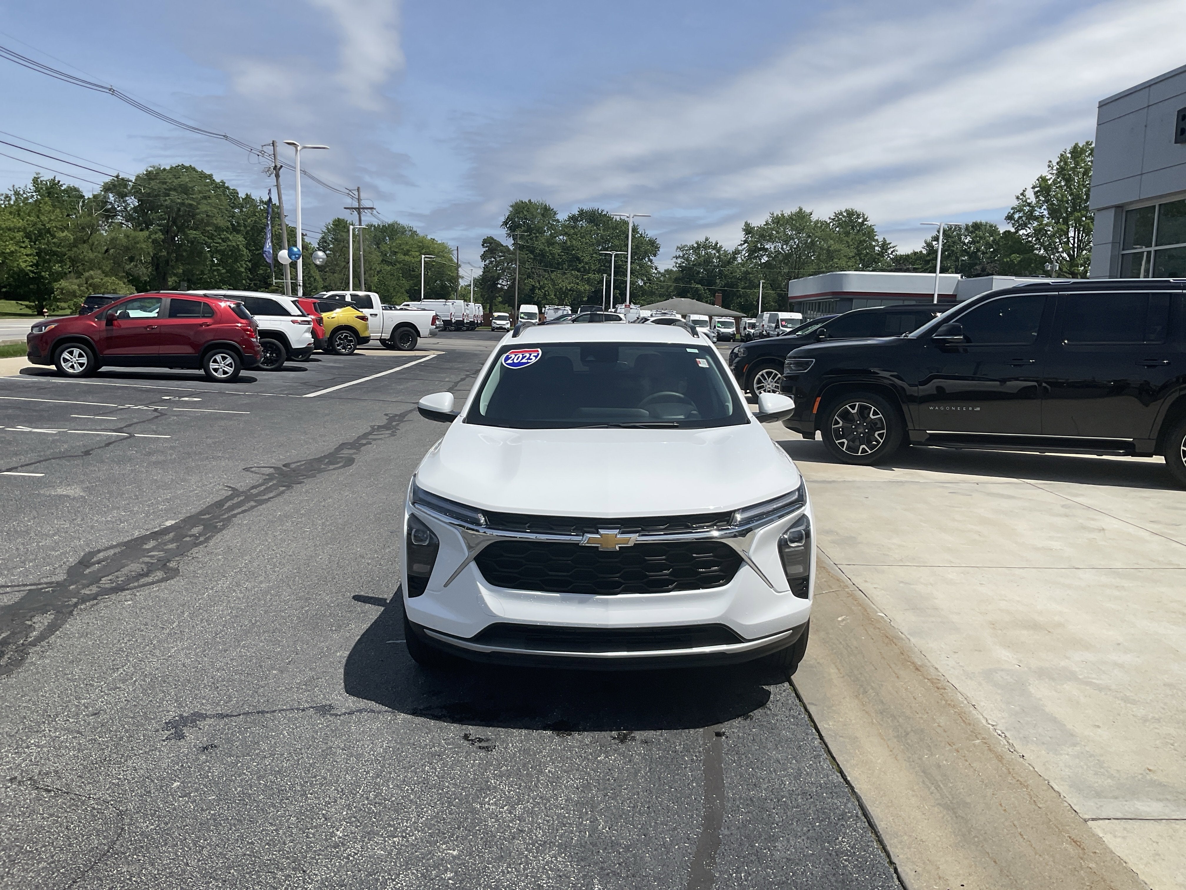 2025 Chevrolet Trax LT