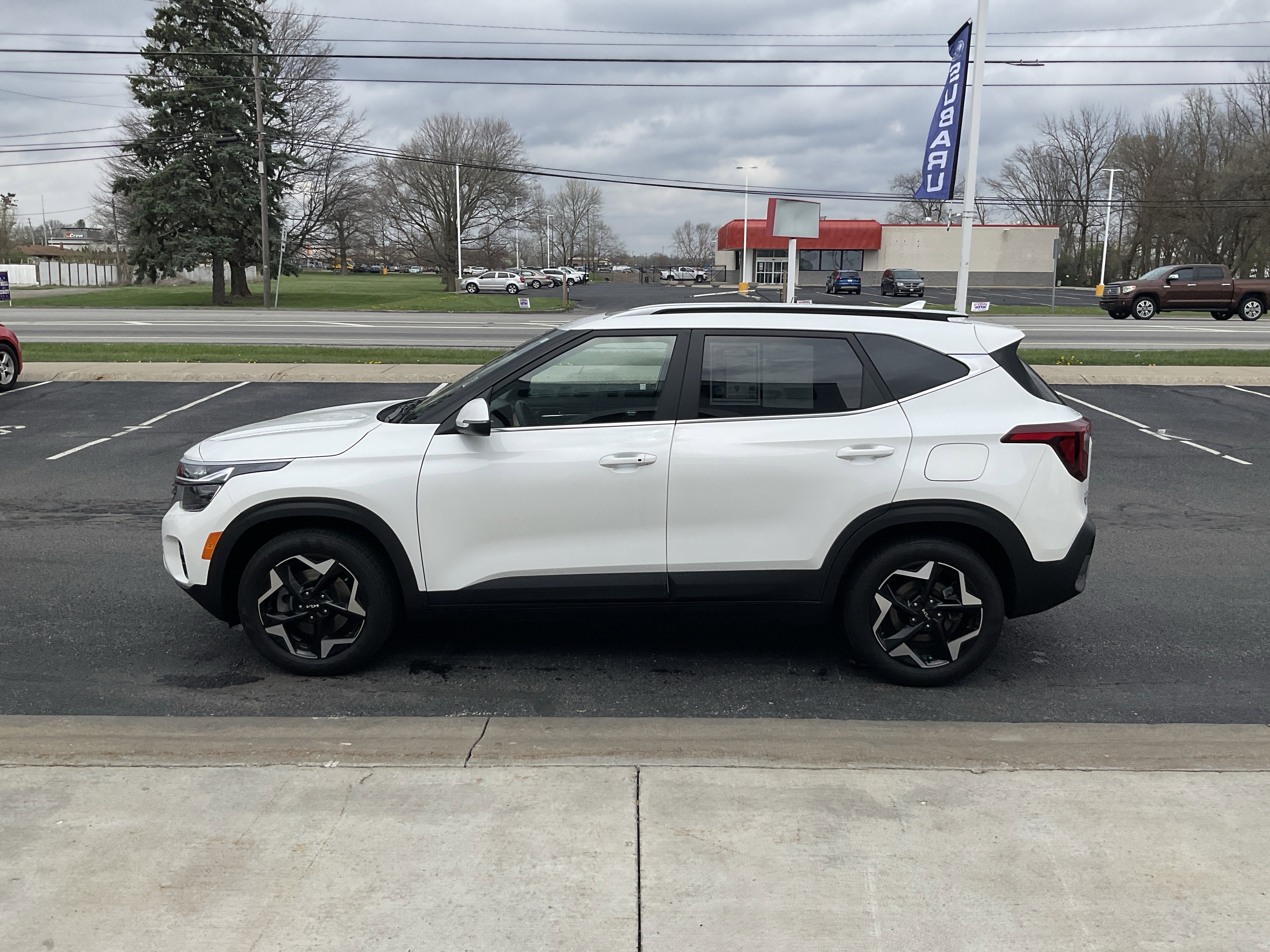 2024 Kia Seltos EX