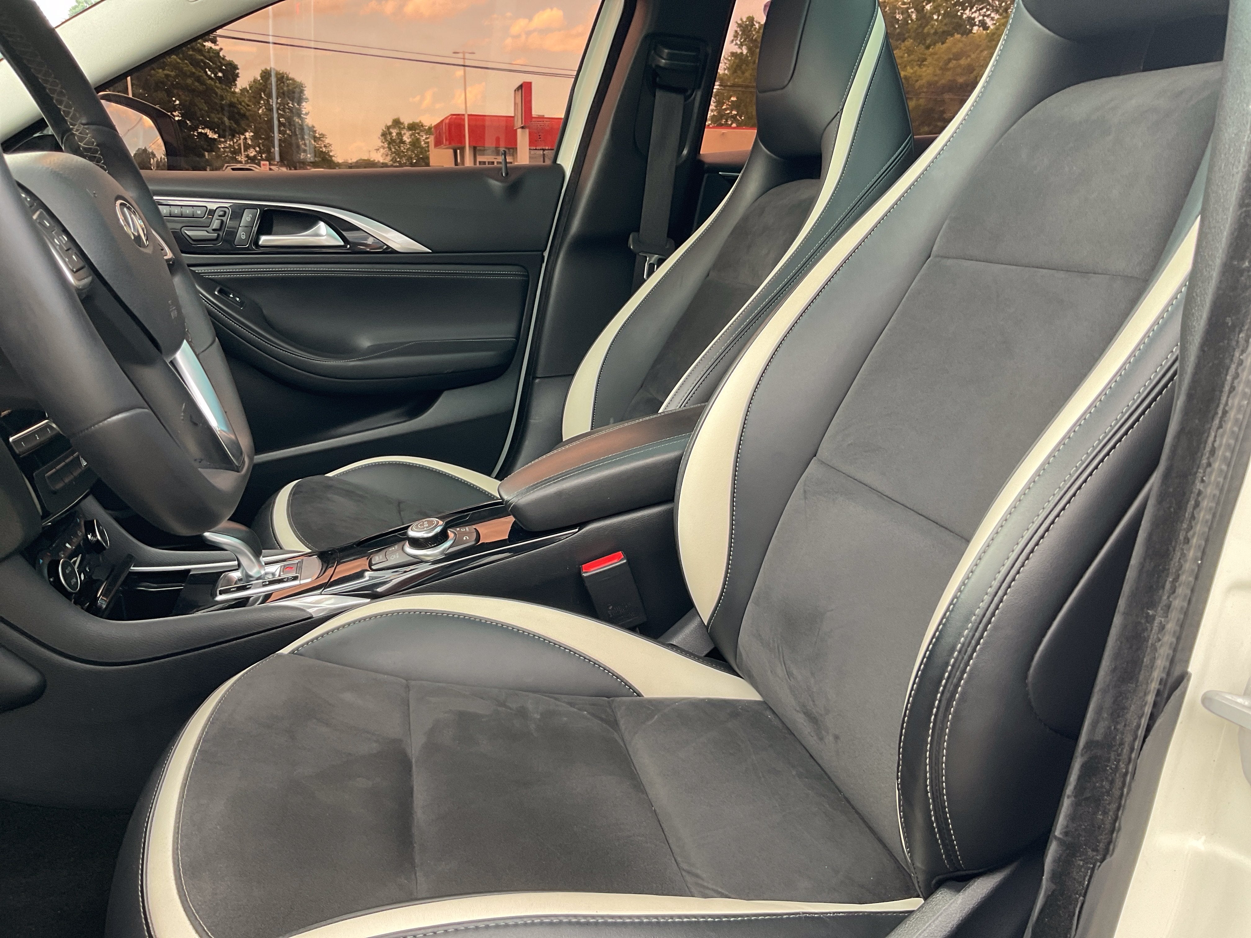 2018 INFINITI QX30 Sport