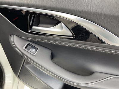 2018 INFINITI QX30 Sport