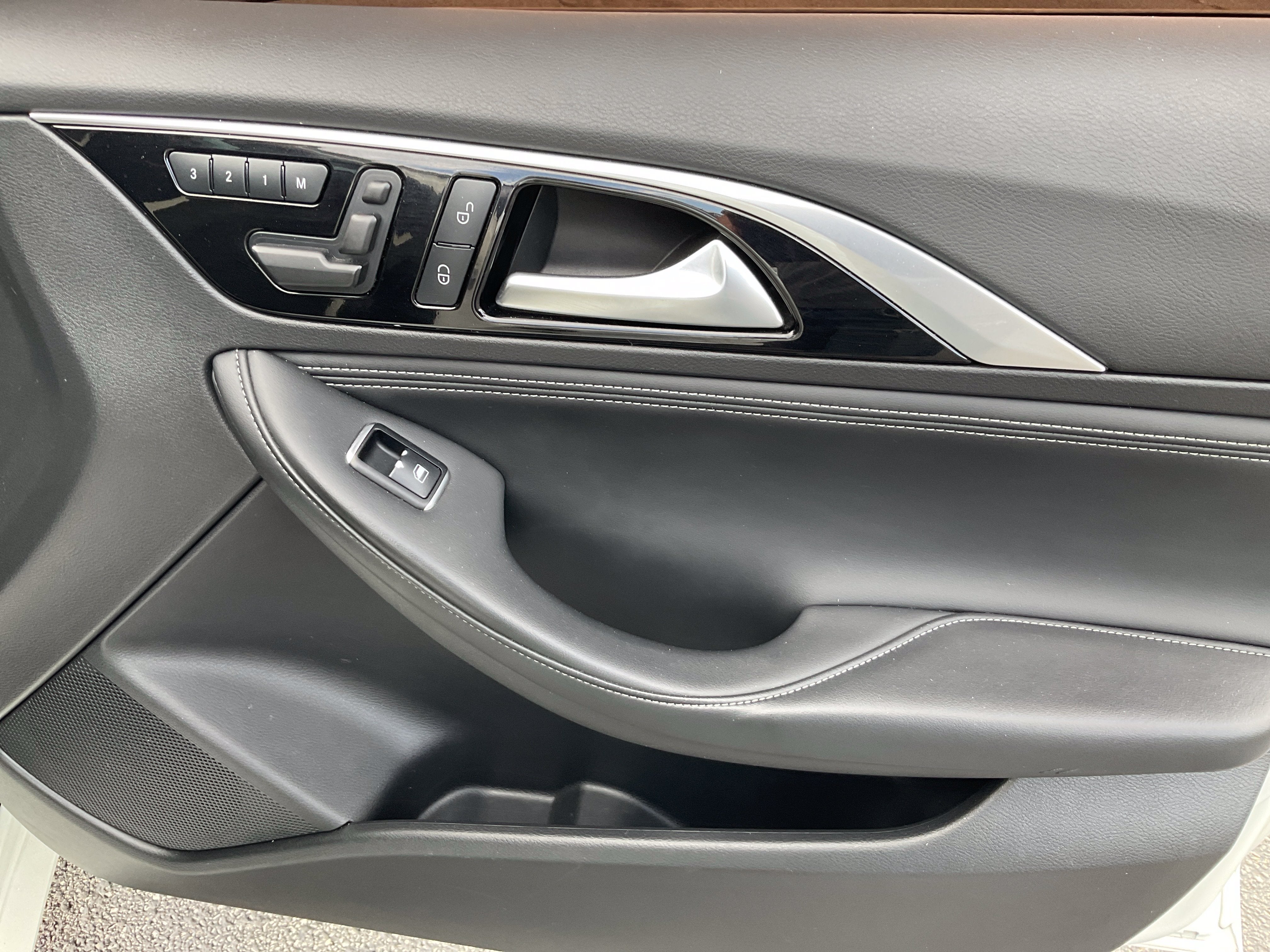 2018 INFINITI QX30 Sport